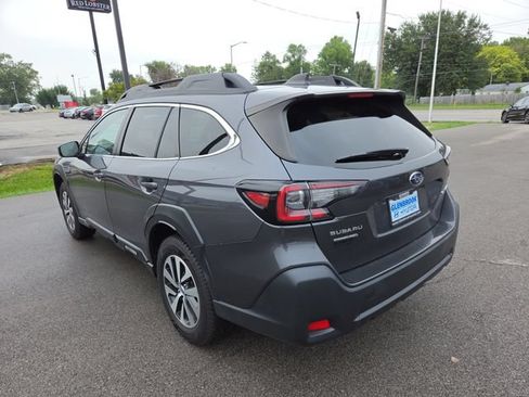 Used 2023 Subaru Outback Premium AWD/4WD image 8