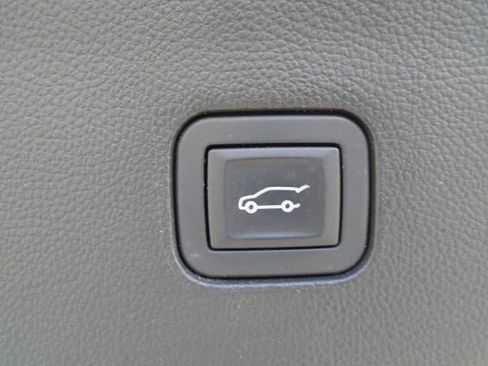Used 2020 Buick Enclave Essence w/ Sound and Sites Package AWD/4WD image 30