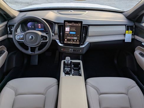 New 2026 Volvo XC90 B6 Plus w/ Protection Package Premier image 8