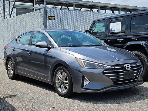 Used 2019 Hyundai Elantra SEL FWD image 2
