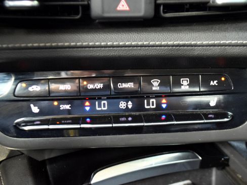 Used 2022 Buick Envision Essence w/ Sport Touring Package image 26