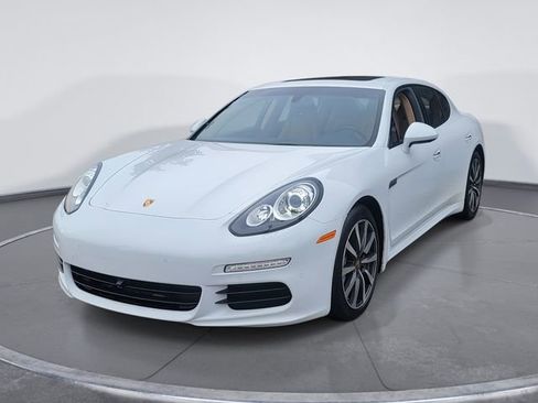 Used 2016 Porsche Panamera 4 image 3