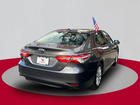 Used 2020 Toyota Camry LE image 4