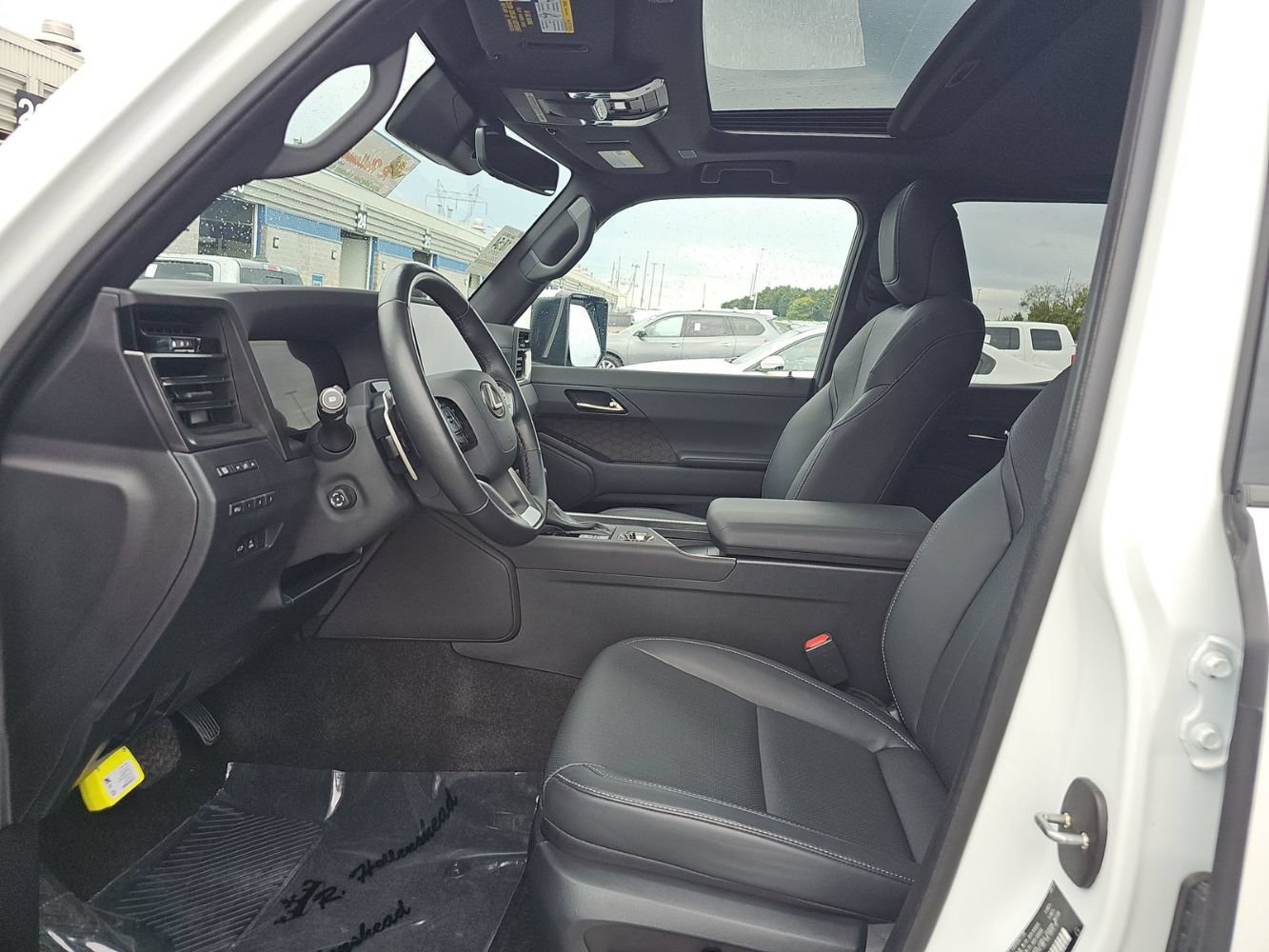 Used 2025 Lexus GX 550 w/ Cold Area Package AWD/4WD image 9