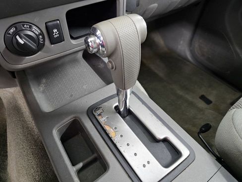 Used 2015 Nissan Frontier SV image 19