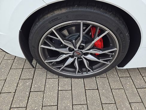 Used 2024 Chevrolet Corvette Stingray Premium Conv w/ Z51 Performance Package image 12