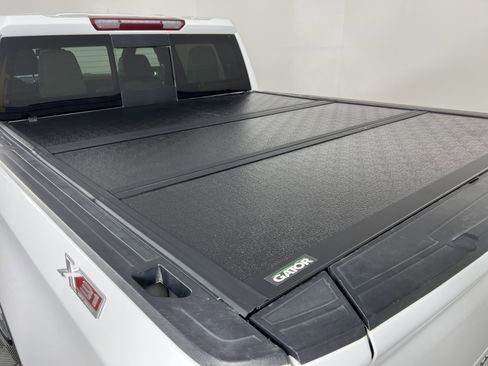 Used 2023 GMC Sierra 1500 SLT image 21