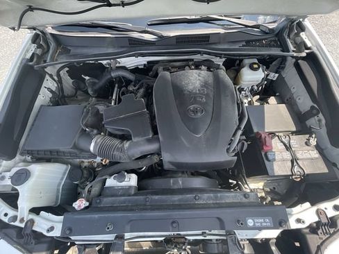 Certified 2017 Toyota Tacoma TRD Off-Road w/ Tow Package AWD/4WD image 11