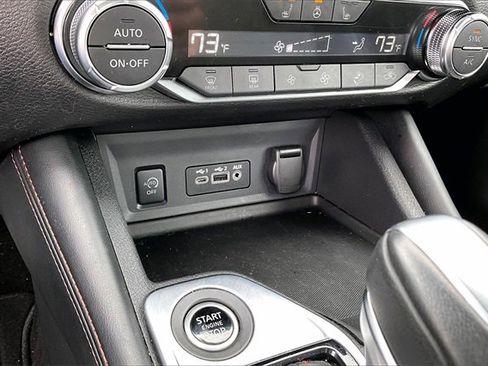 Used 2024 Nissan Sentra SR w/ SR Premium Package image 15