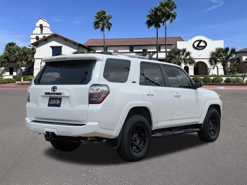 Used 2021 Toyota 4Runner SR5 Premium w/ Moonroof Package RWD image 2