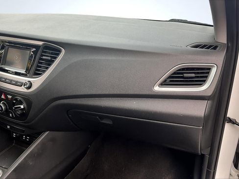 Used 2021 Hyundai Accent SE image 17