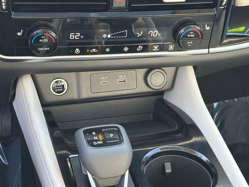 Used 2023 Nissan Rogue SL image 30