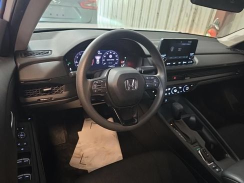 Used 2023 Honda Accord EX image 20