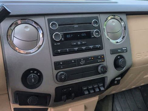 Used 2011 Ford F250 XLT w/ XLT Interior Pkg AWD/4WD image 27