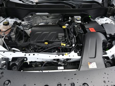 Certified 2025 Chevrolet Trax RS w/ Driver Confidence Package FWD image 31