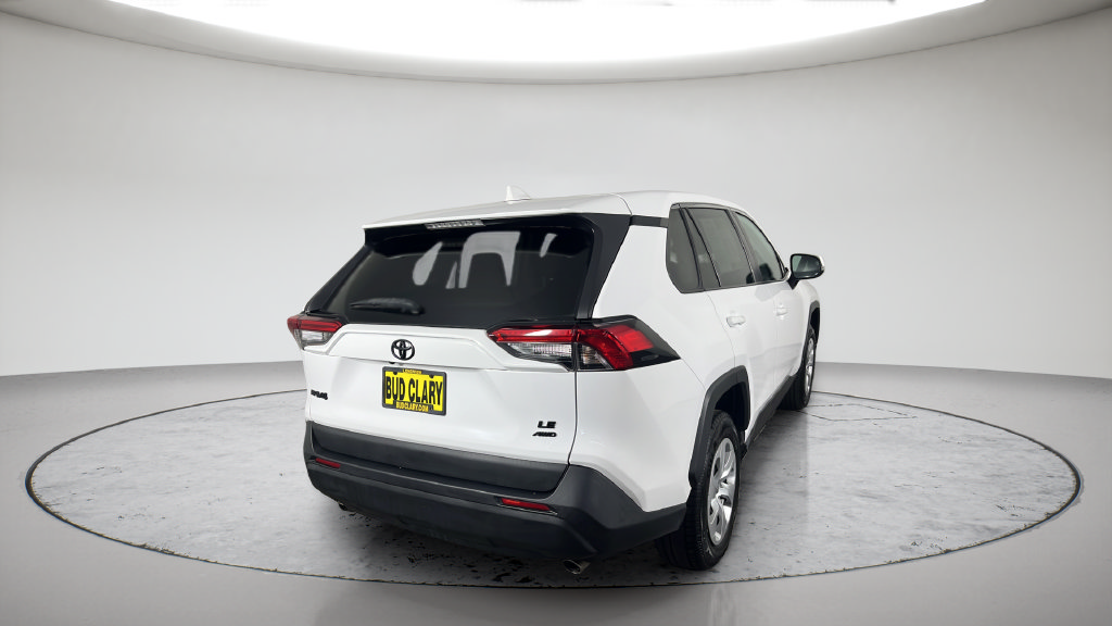 Used 2022 Toyota RAV4 LE AWD/4WD image 9