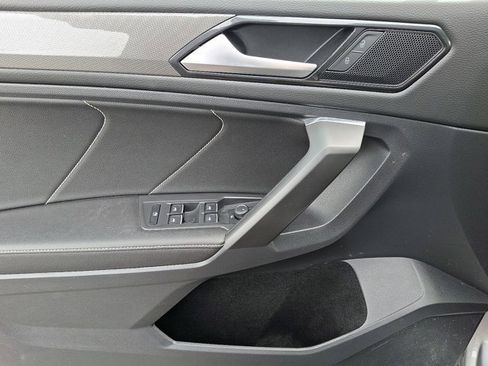 Certified 2022 Volkswagen Tiguan SE w/ Panoramic Sunroof Package image 14