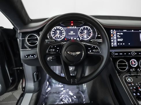 Used 2022 Bentley Continental GT V8 image 11