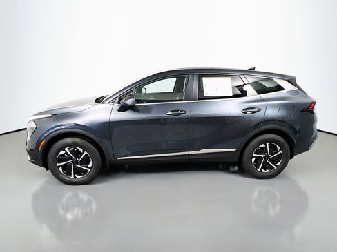 Used 2023 Kia Sportage LX image 9