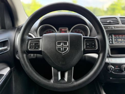 Used 2018 Dodge Journey SE w/ Blacktop Package FWD image 25