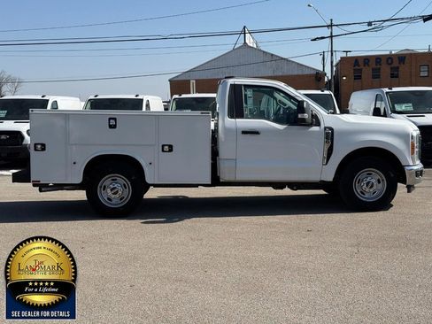 Used 2023 Ford F250 XL w/ XL Chrome Package image 4
