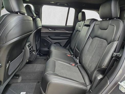 New 2026 Jeep Grand Cherokee Altitude image 16