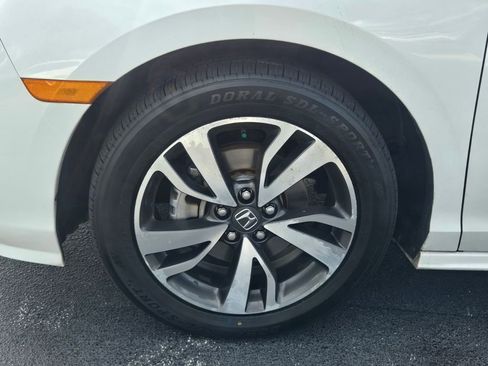 Certified 2022 Honda Odyssey Touring image 11