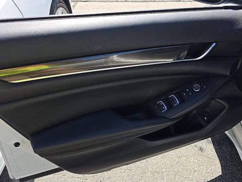 Used 2019 Honda Accord Sport image 9