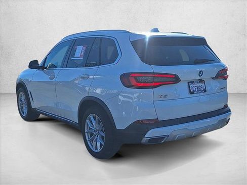 Used 2022 BMW X5 xDrive40i w/ Parking Assistance Package image 8