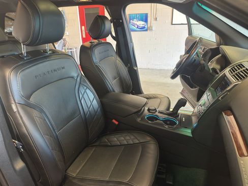 Used 2016 Ford Explorer Platinum AWD/4WD image 23