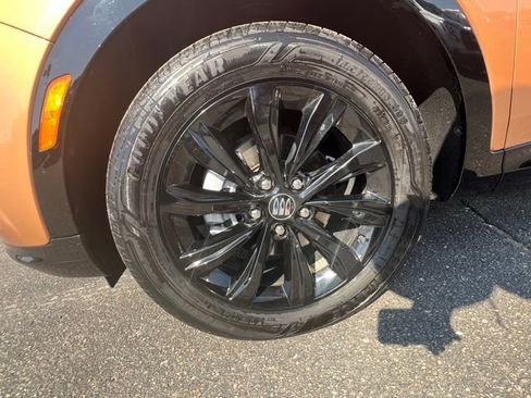 Used 2024 Buick Envista Sport Touring w/ Convenience I Package FWD image 9