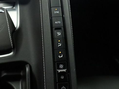 Used 2023 Chevrolet Corvette Stingray Coupe w/ 1LT image 32