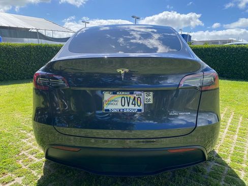 Used 2024 Tesla Model Y Long Range AWD/4WD image 6