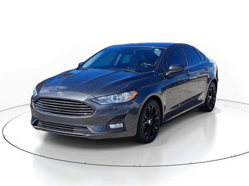Certified 2020 Ford Fusion SE w/ Equipment Group 151A image 2