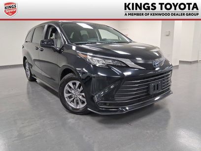 Certified 2023 Toyota Sienna LE