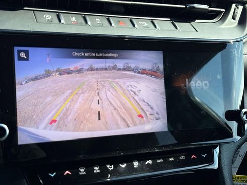 New 2026 Jeep Grand Cherokee Altitude AWD/4WD image 18
