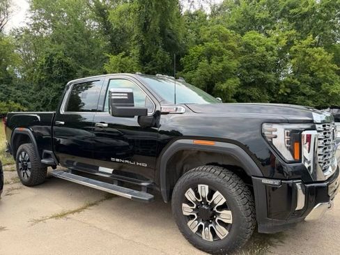 Used 2024 GMC Sierra 2500 Denali w/ Denali Reserve Package AWD/4WD image 4