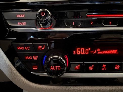 Used 2017 BMW 540i RWD image 27