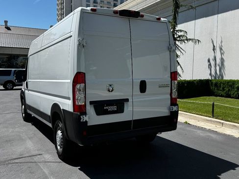 Used 2025 RAM ProMaster 2500 w/ Convenience Group image 9