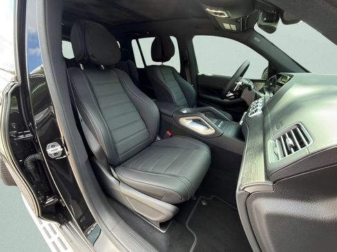 Used 2026 Mercedes-Benz GLS 580 4MATIC image 23