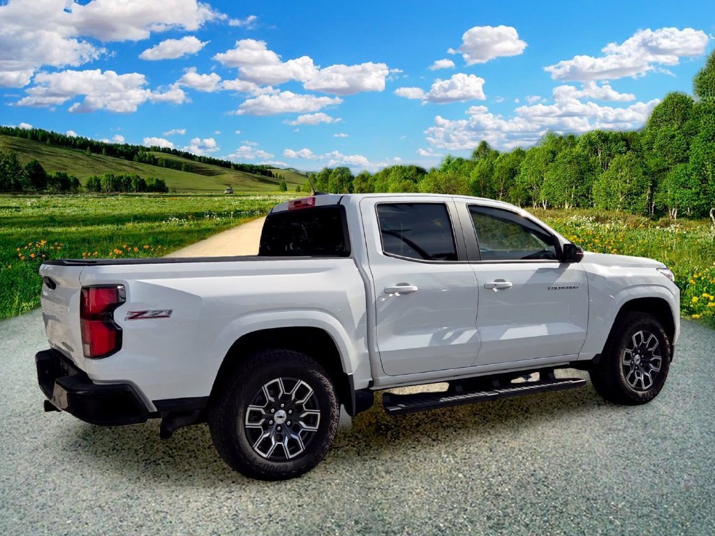 Used 2026 Chevrolet Colorado Z71 w/ Technology Package AWD/4WD image 6