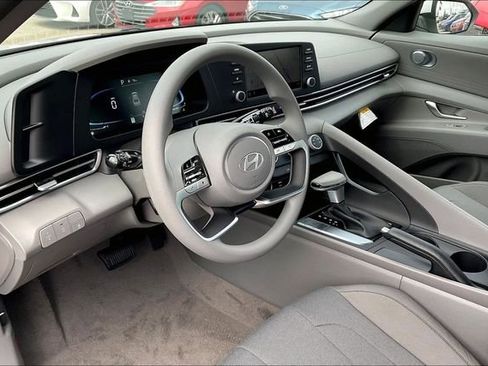 New 2026 Hyundai Elantra SE FWD image 6