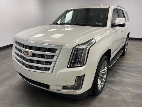 Used 2017 Cadillac Escalade Luxury w/ LPO, Radiant Package AWD/4WD image 2