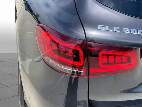 Used 2021 Mercedes-Benz GLC 300 4MATIC image 25