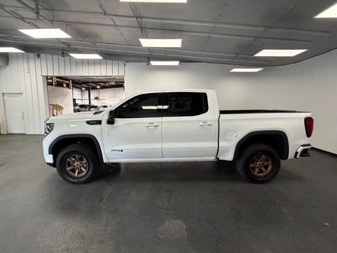 Used 2023 GMC Sierra 1500 AT4 w/ AT4 Preferred Package AWD/4WD image 6
