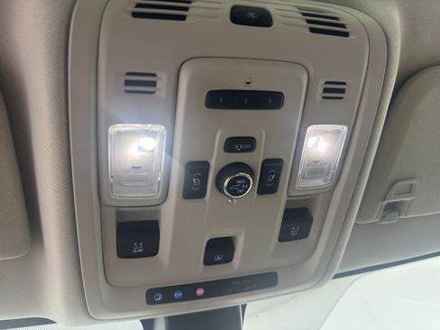 Used 2021 GMC Yukon XL Denali w/ Denali Premium Package AWD/4WD image 29