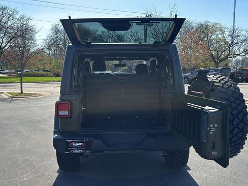 Used 2022 Jeep Wrangler Willys AWD/4WD image 6