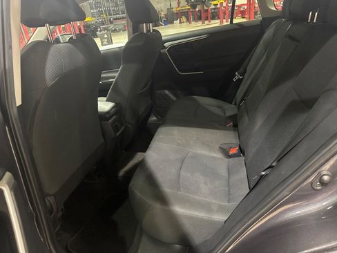 Used 2022 Toyota RAV4 LE image 6