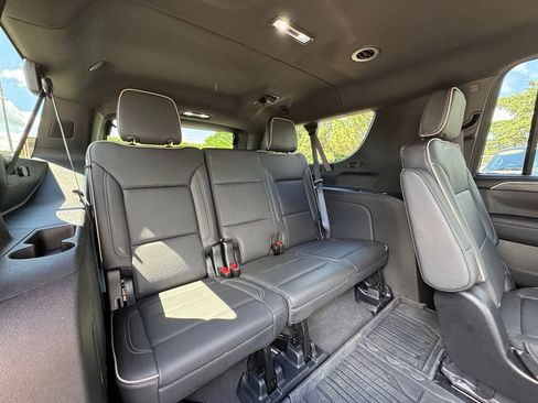 Used 2024 GMC Yukon XL SLT AWD/4WD image 38