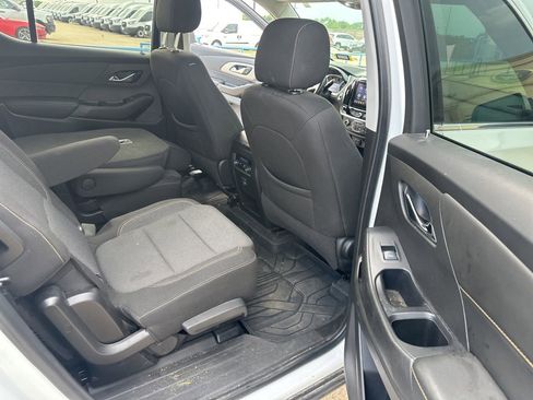 Used 2021 Chevrolet Traverse LT FWD image 17